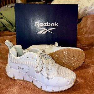 NWOT Reebok Zig Dynamica